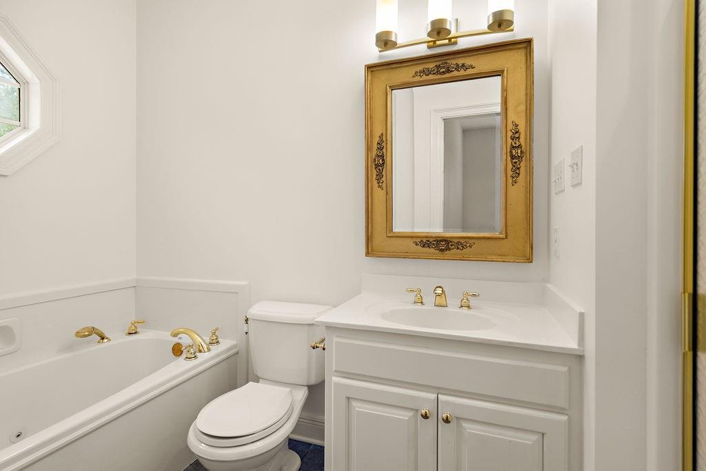 605 OLD LANDING Road