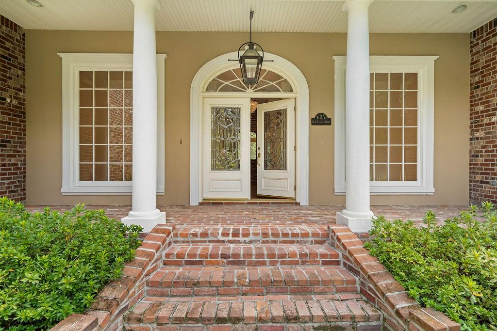 605 OLD LANDING Road