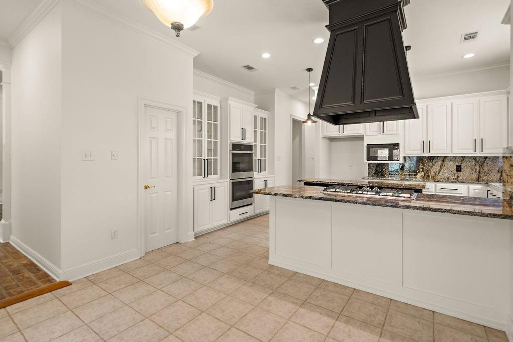 605 OLD LANDING Road