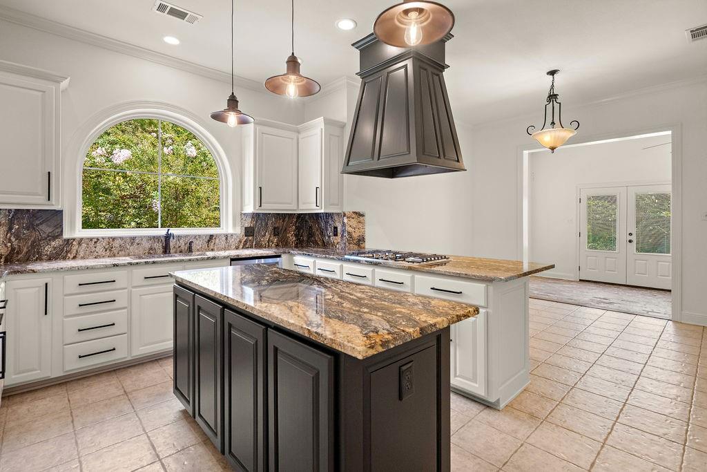 605 OLD LANDING Road