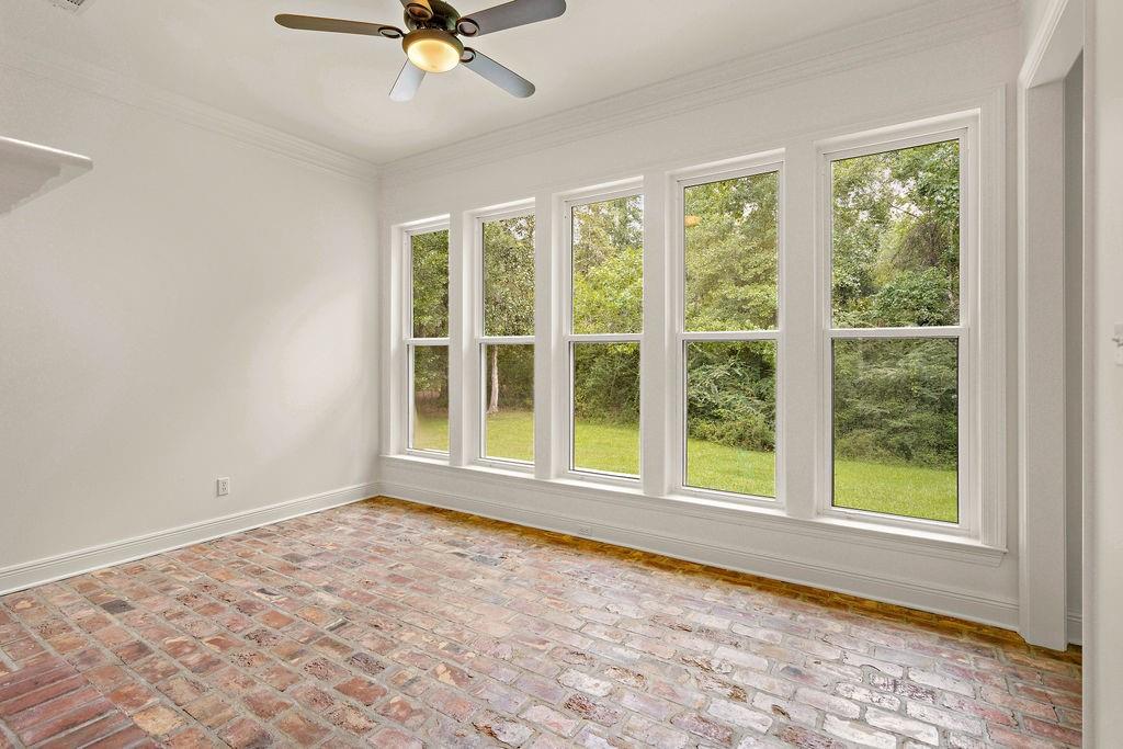 605 OLD LANDING Road