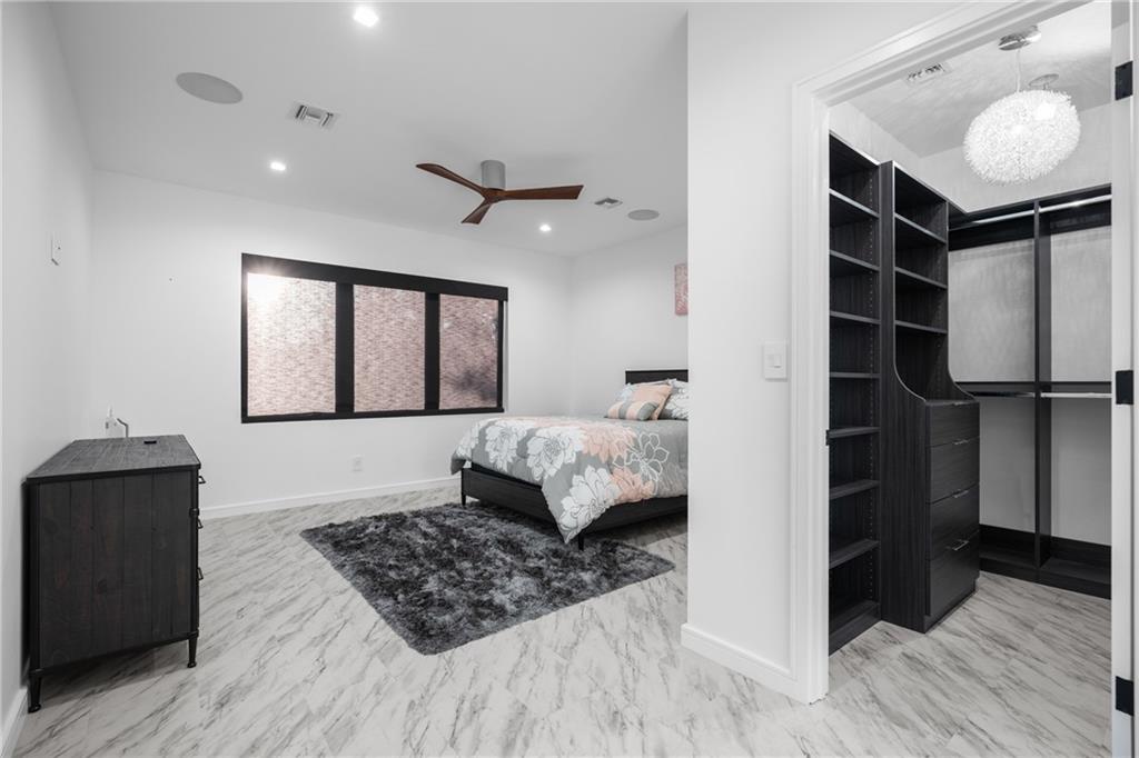 1900 GIUFFRIAS Avenue