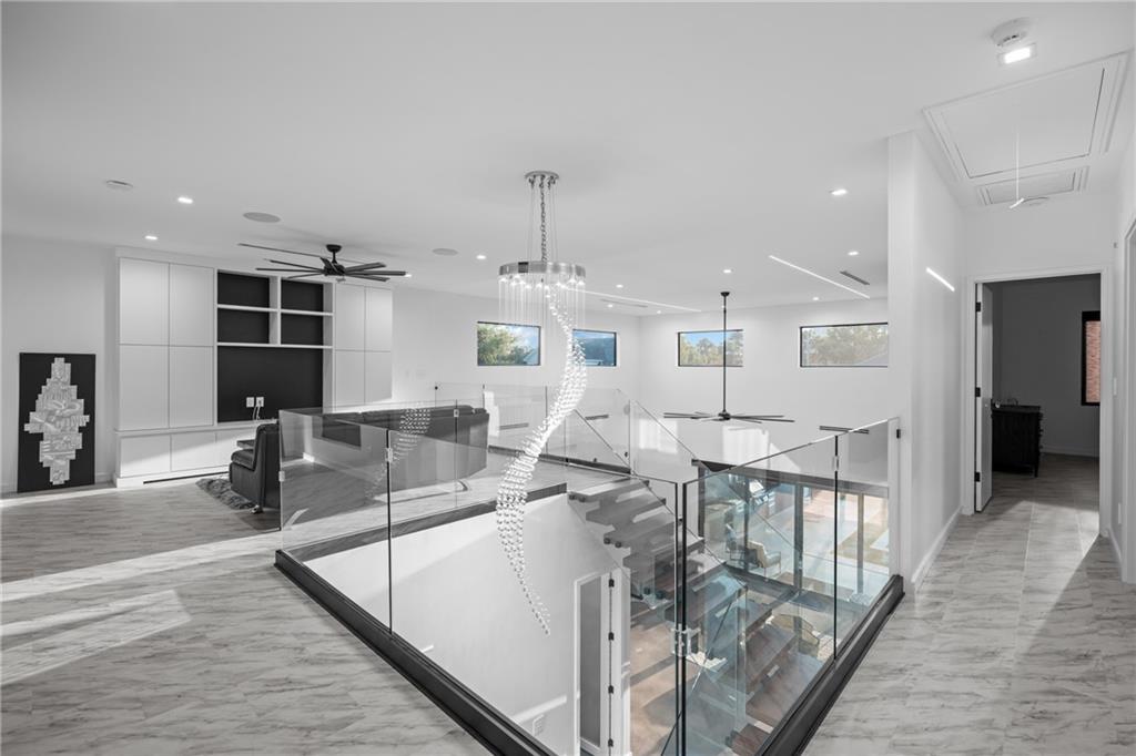 1900 GIUFFRIAS Avenue