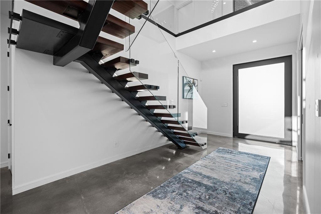 1900 GIUFFRIAS Avenue