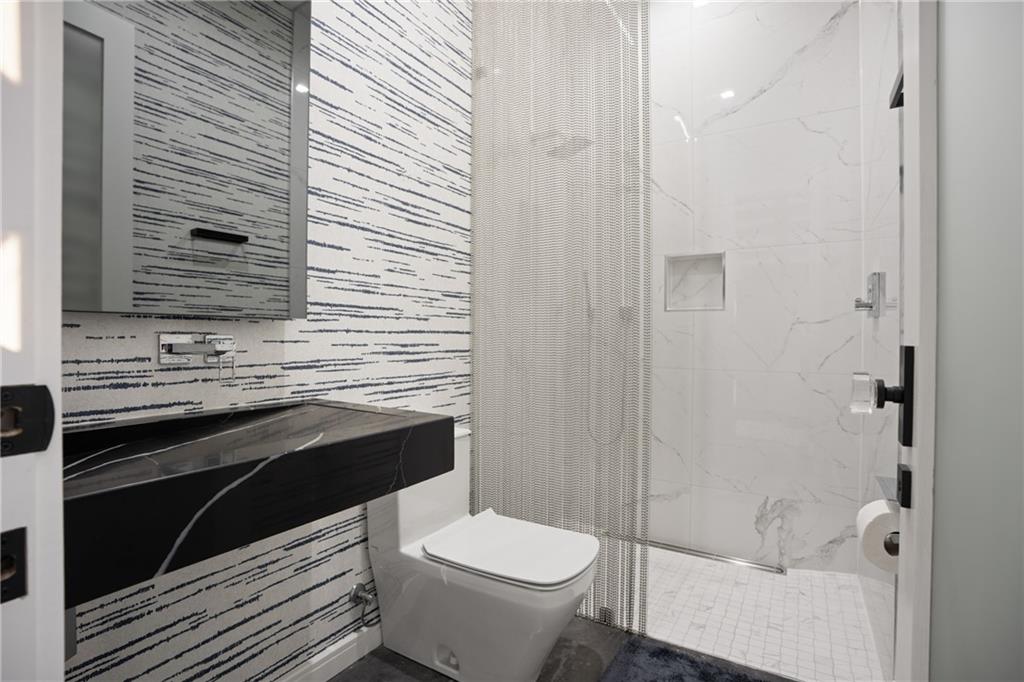 1900 GIUFFRIAS Avenue