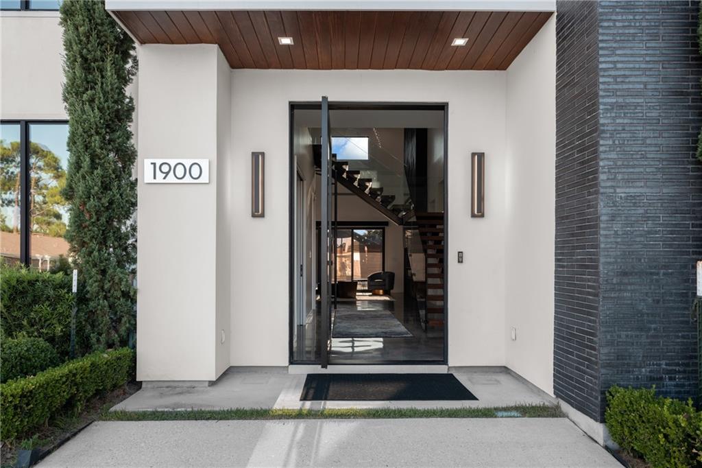 1900 GIUFFRIAS Avenue