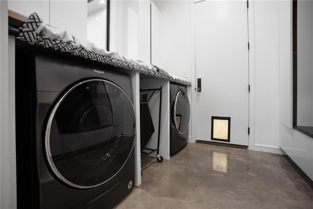 1900 GIUFFRIAS Avenue