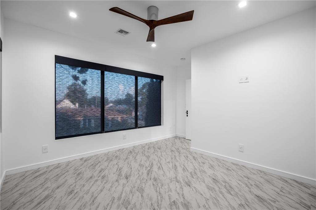 1900 GIUFFRIAS Avenue