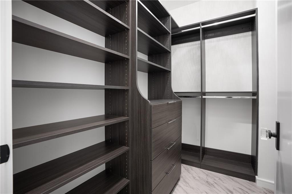 1900 GIUFFRIAS Avenue