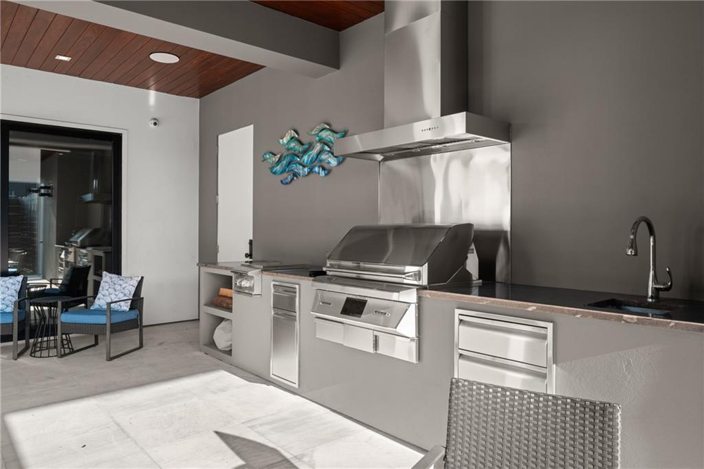 1900 GIUFFRIAS Avenue