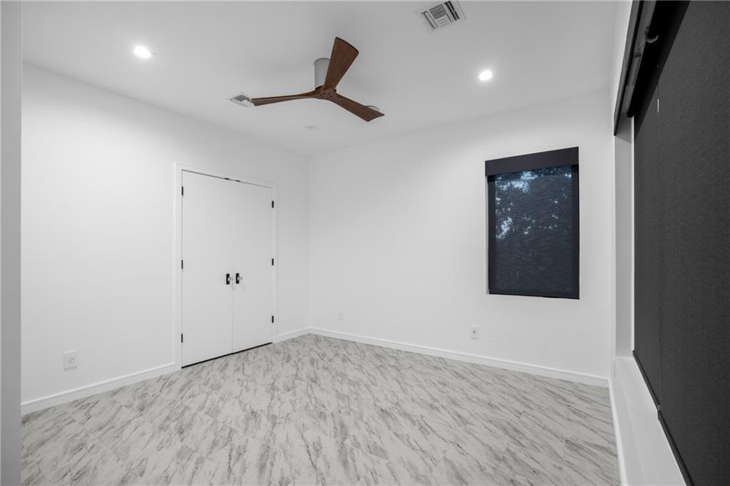 1900 GIUFFRIAS Avenue