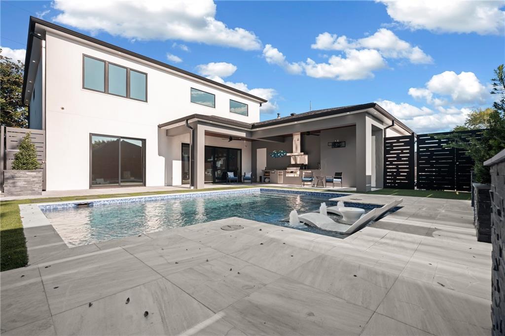 1900 GIUFFRIAS Avenue