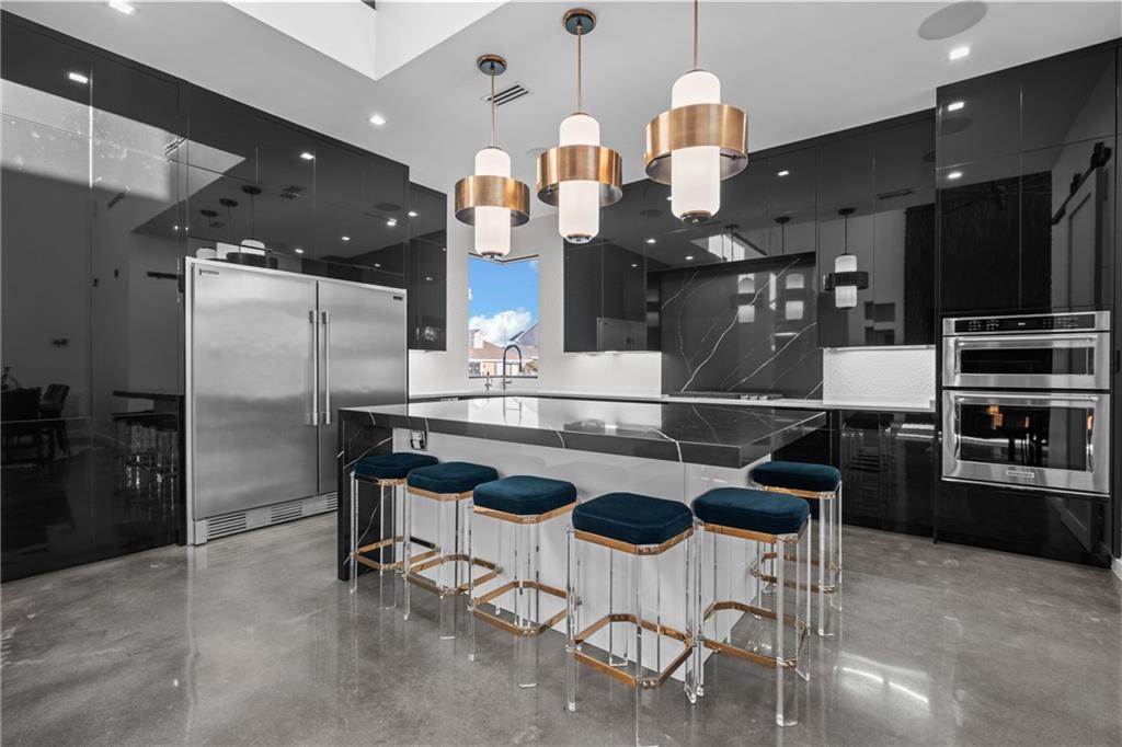 1900 GIUFFRIAS Avenue