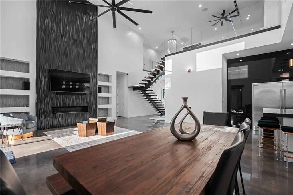 1900 GIUFFRIAS Avenue