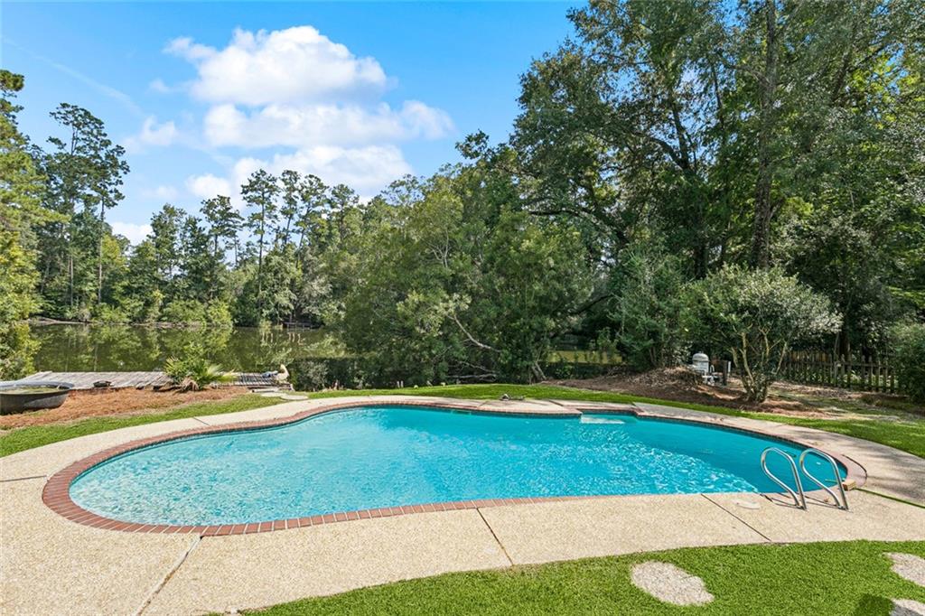 71584 RIVERSIDE Drive