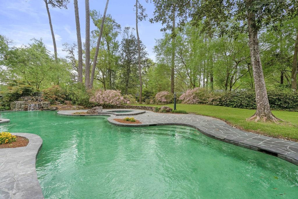 34 OAKLAWN Drive