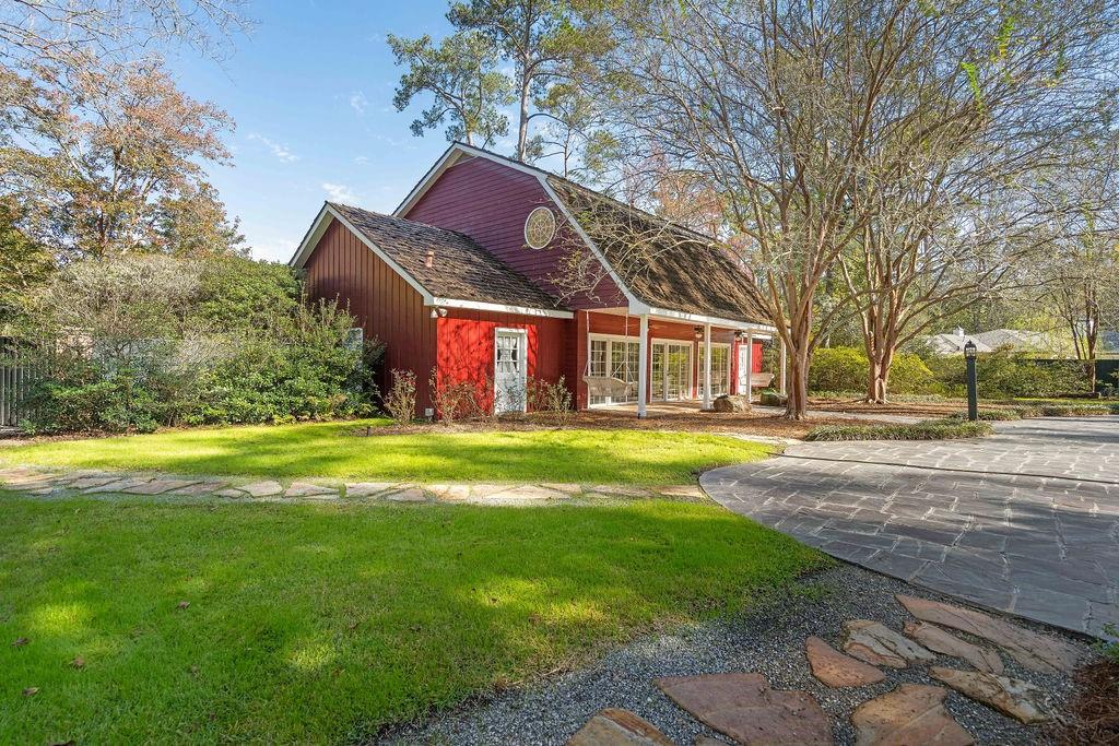 34 OAKLAWN Drive