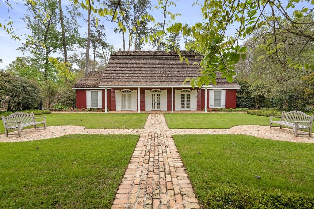 34 OAKLAWN Drive