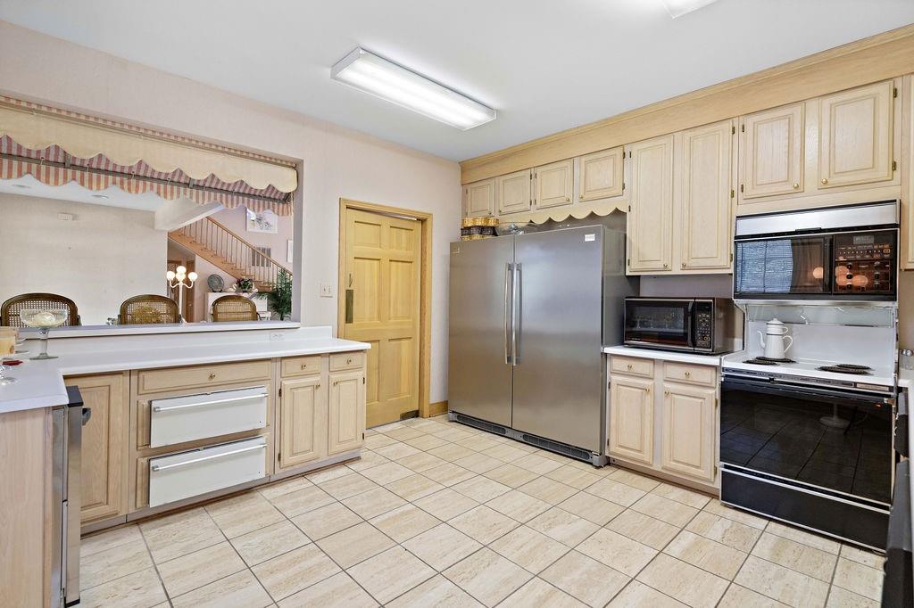 34 OAKLAWN Drive