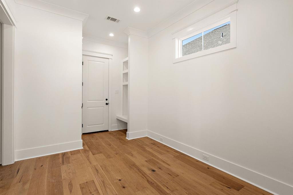 854 CANE LOOP Alley