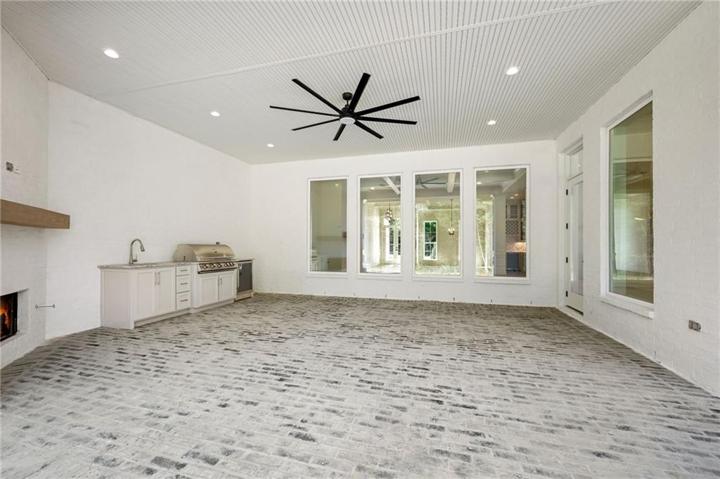 370 N TALLOWWOOD Drive