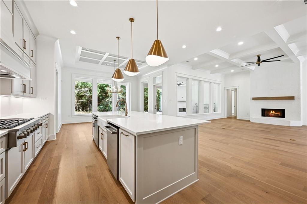 370 N TALLOWWOOD Drive