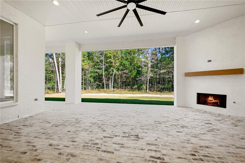 370 N TALLOWWOOD Drive