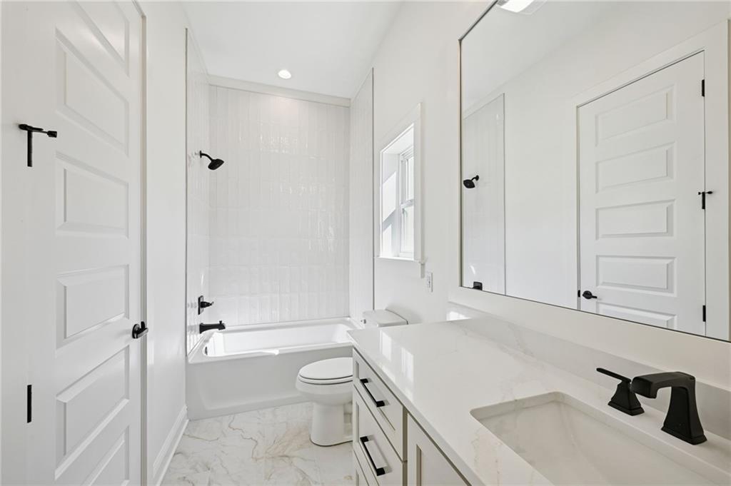 370 N TALLOWWOOD Drive