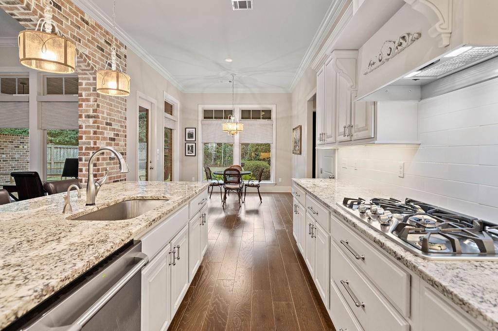 297 W LONGVIEW Court