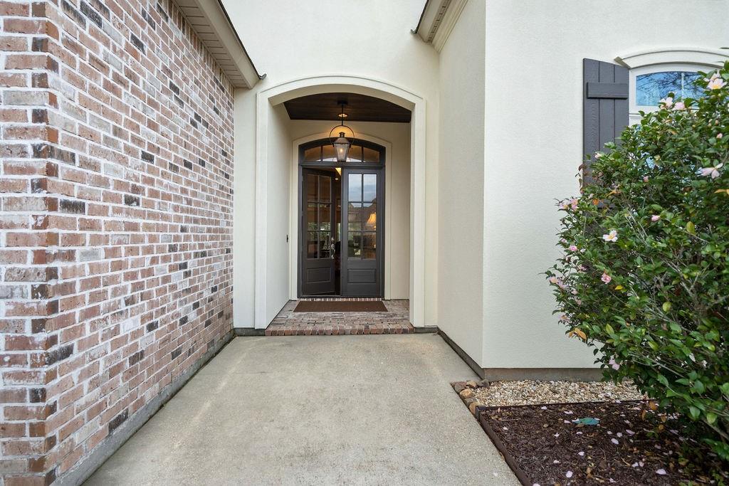 297 W LONGVIEW Court