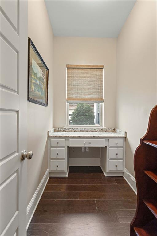 297 W LONGVIEW Court