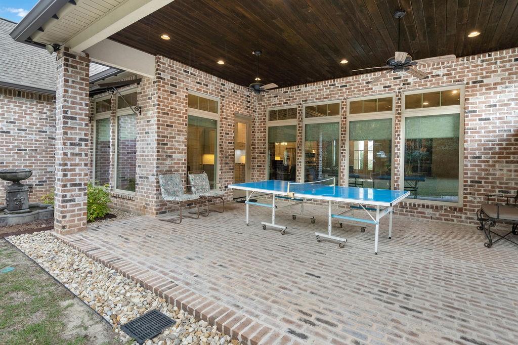 297 W LONGVIEW Court