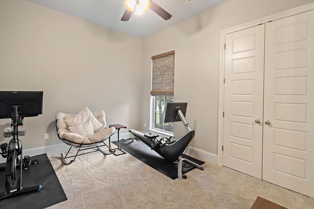 297 W LONGVIEW Court