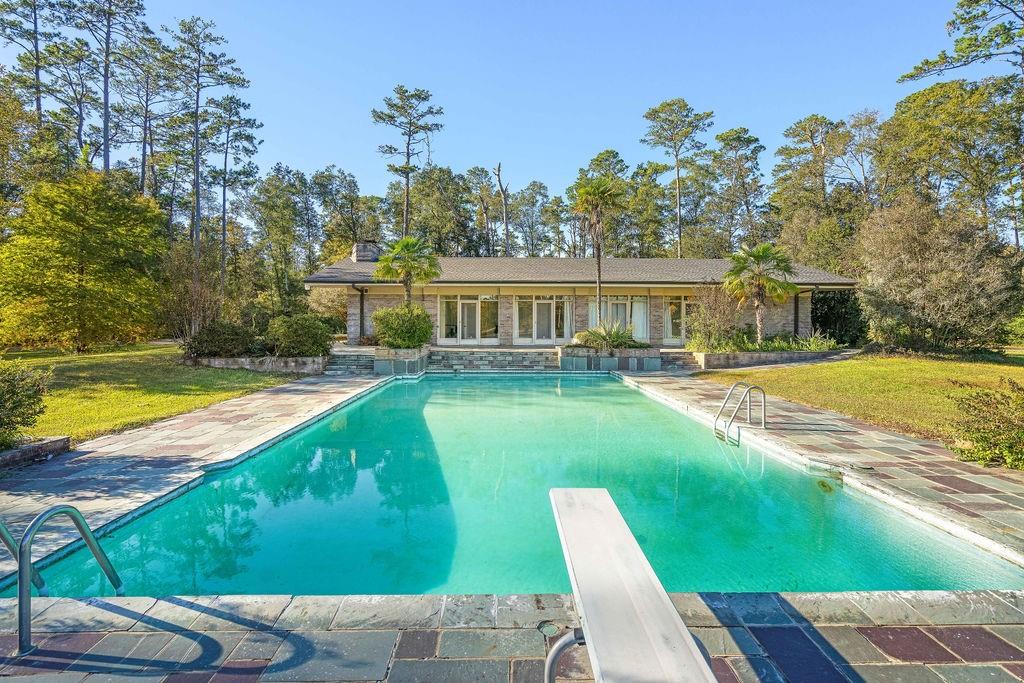 10296 HIGHWAY 190 Highway