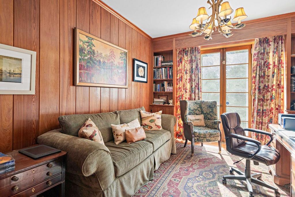 10296 HIGHWAY 190 Highway