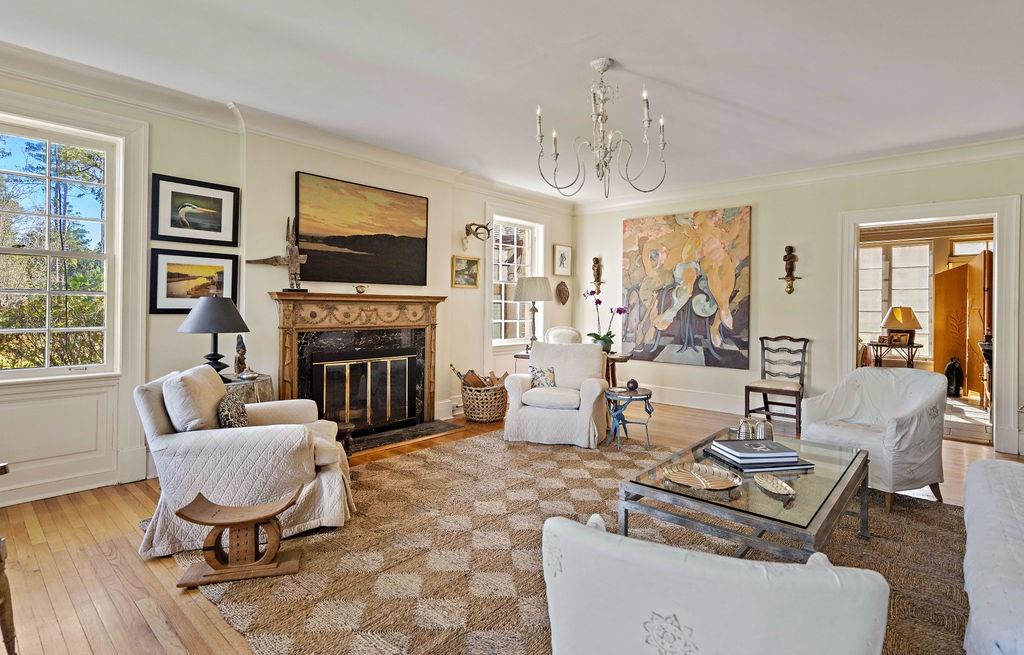 10296 HIGHWAY 190 Highway