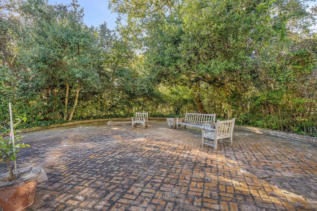 10296 HIGHWAY 190 Highway