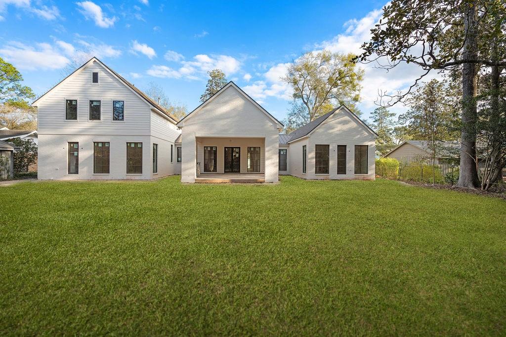 909 S MADISON Street