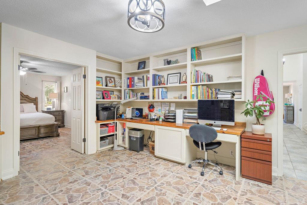 118 RIVERDALE Drive