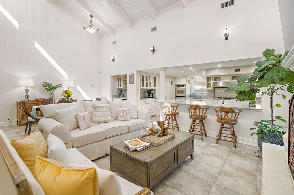 118 RIVERDALE Drive