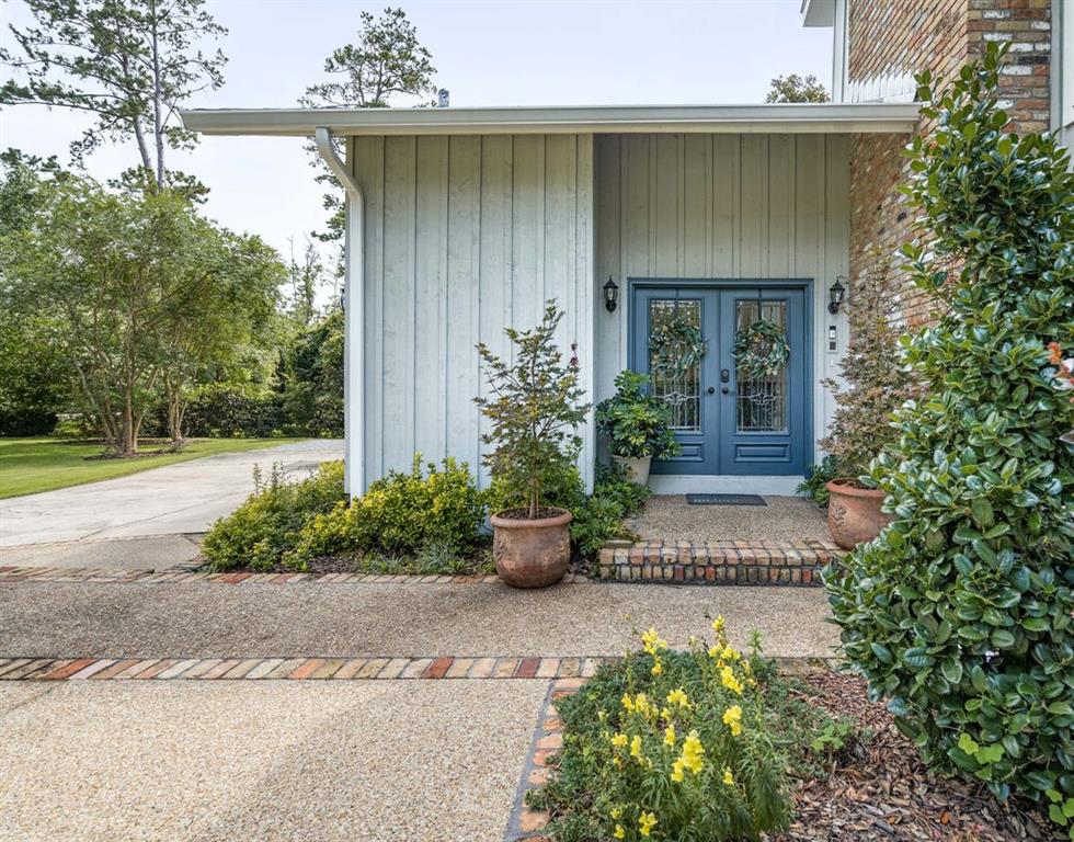 118 RIVERDALE Drive