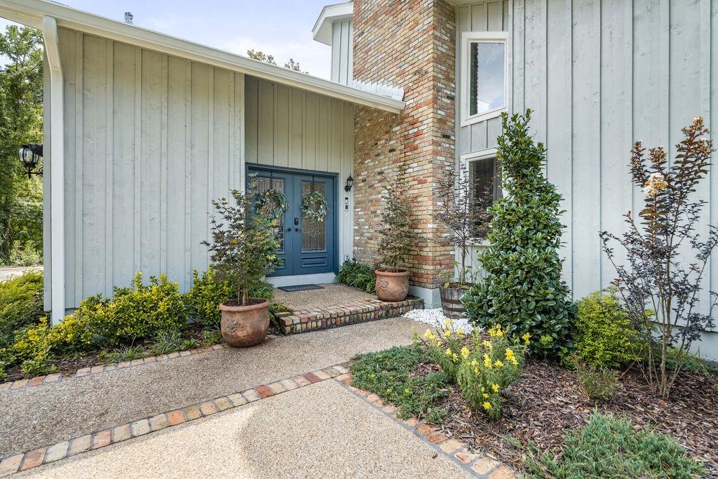 118 RIVERDALE Drive