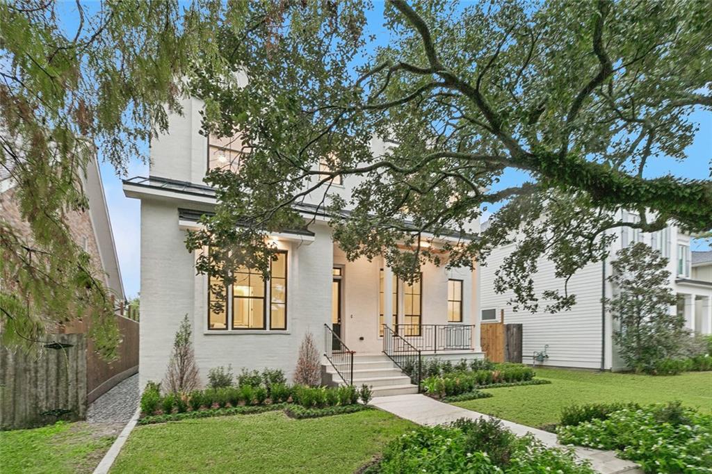 6462 LOUIS XIV Street