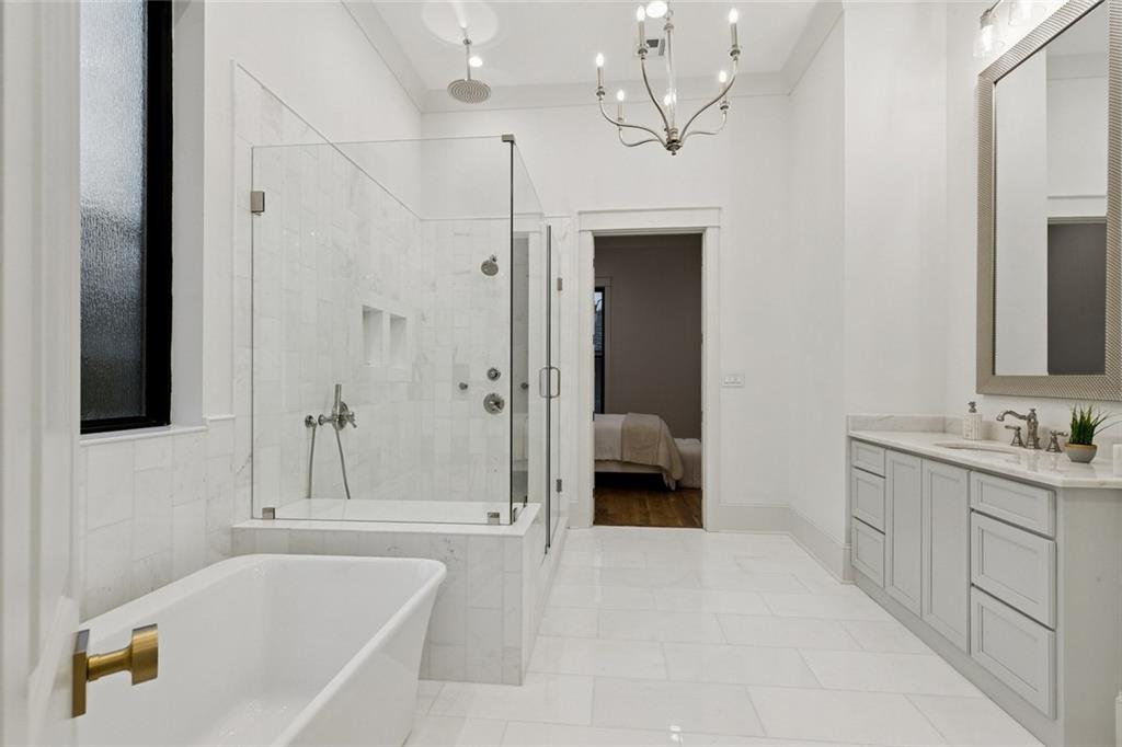 6462 LOUIS XIV Street