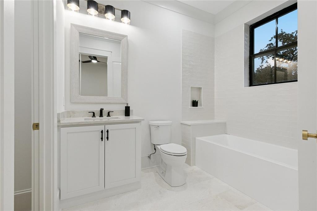 6462 LOUIS XIV Street