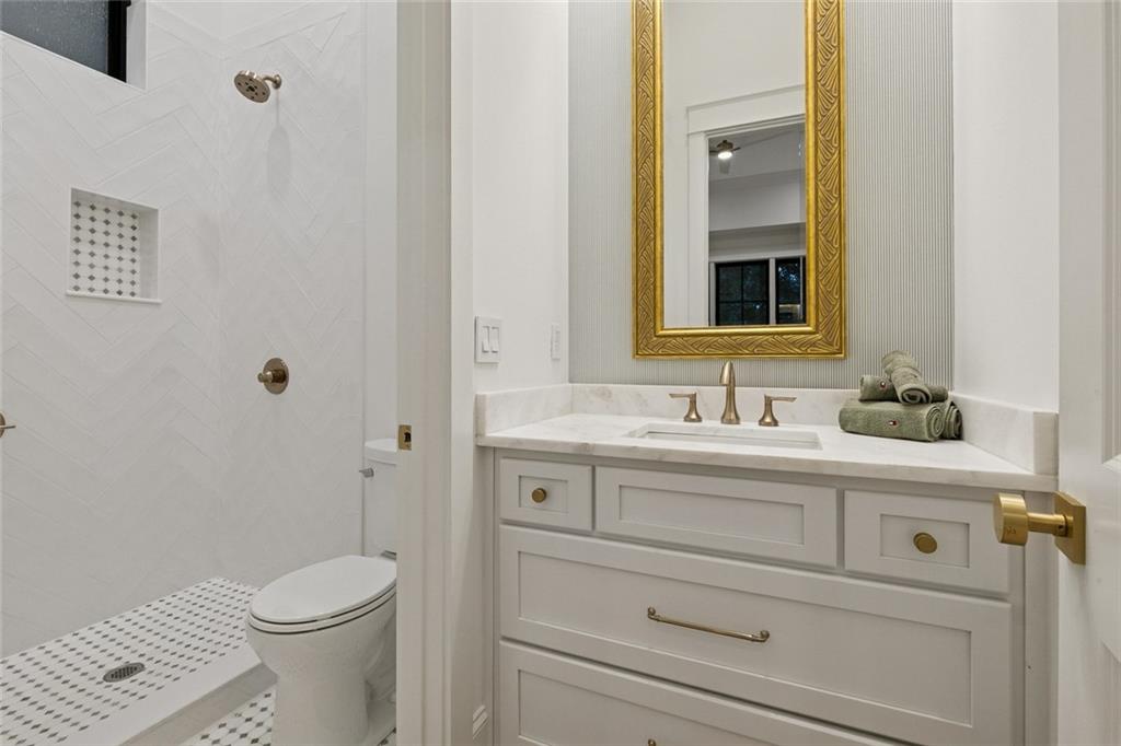 6462 LOUIS XIV Street