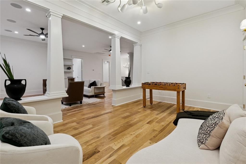 6462 LOUIS XIV Street