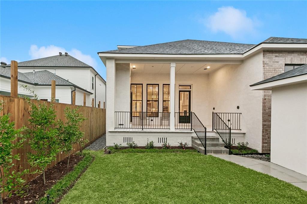 6462 LOUIS XIV Street