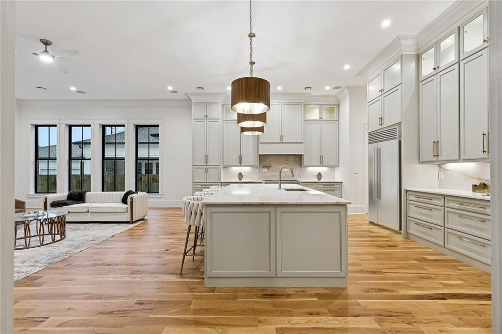 6462 LOUIS XIV Street