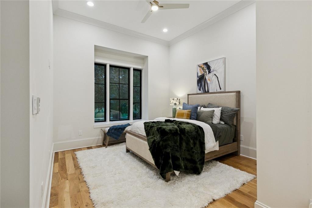 6462 LOUIS XIV Street